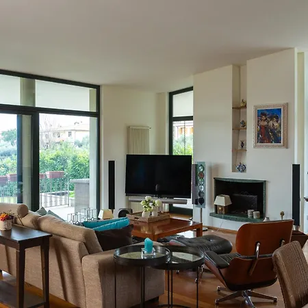 Amyra ヴィラ チッタ・サンタンジェロ