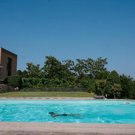 Amyra Villa
